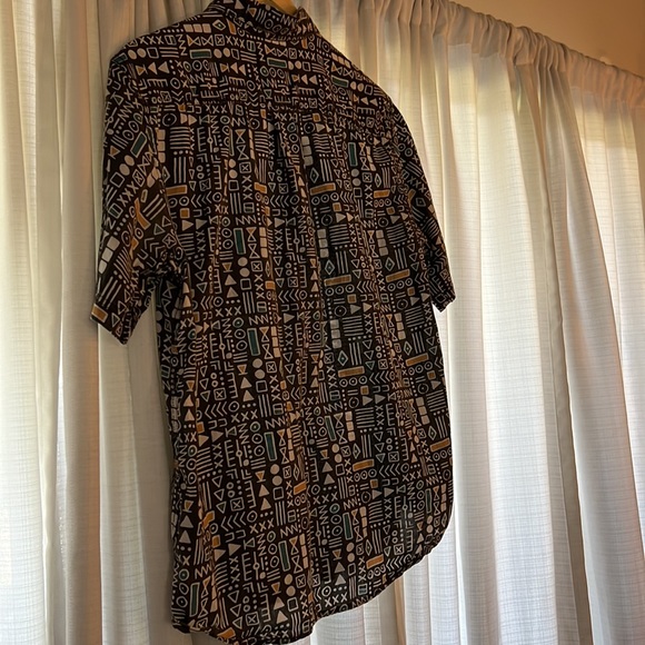 Men’s UO Button Up - Picture 3 of 3